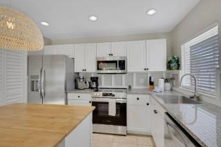 2589 Bayshore Dr - 1