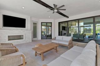 2301 SW 39th St - 2
