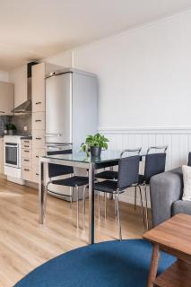 Bright and modern three-room apartment with balcony - 0