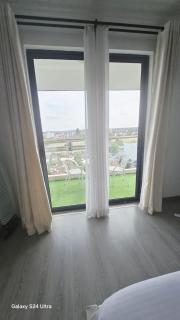 3 Bedroom all ensuite with 3 balconies - 1