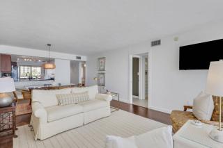 8400 Estero Blvd #202 - 7