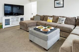 5 BR Family Fun Sleep 12 Climbing Wall & Games - 8