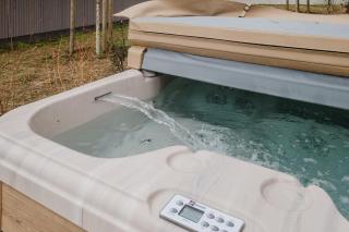 Nature Lake Village – Villa Cosy n°22 – 8 personnes avec jacuzzi - 8