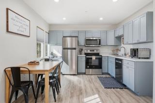 Enjoy This Cozy 1BR Walk to McGee Beach & Dwntwn - 5