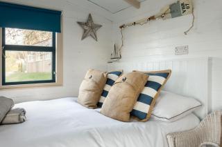 Watersedge Cabin - 6