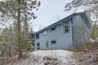 Deck and Game Room Secluded Cabin Near Lake Cascade - 6