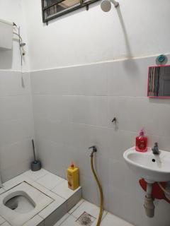 Homestay Damai - Gong Badak - 4