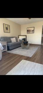 Best Stay At Carondelet Park - 4