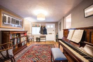 Hollyhocks, Tunstall - 5