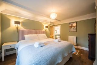 Hollyhocks, Tunstall - 4