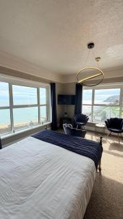 Channel View Hotel - 1