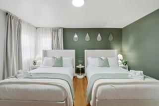 3BR Near O'Hare • Office • Coffee Bar • Sleeps 9 - 6