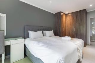 The Circle Sandhurst Aparthotel - 3