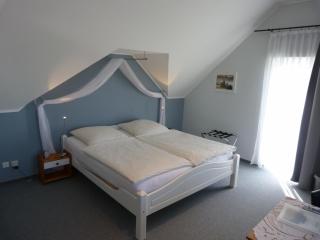 Gästehaus Hasenkath am Deich, Zimmer Röstendaal - 0