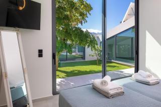 White View Villa by Alex - 2