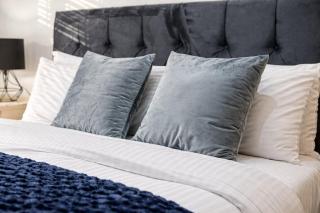 Bright Park-View Flat Sleeps 3 Parking - 1