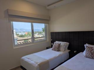 1334 Marino, 3rd floor Ocean Front 2 bedroom - 4