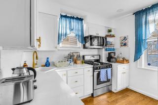 Modern 3BR Near NYC Transit and Journal Sq - 3