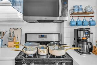 Modern 3BR Near NYC Transit and Journal Sq - 8