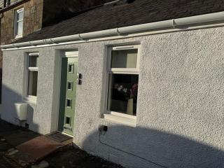 Largs Cozy Cottage with Garden - 2