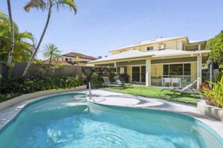 Luxury Noosaville 3BR townhouse with Private Pool - 5