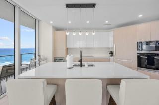 2BR 2.5 BA lux condo with panoramic views at Amrit - 7