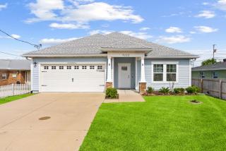 Pet Friendly Beach House - Tropic Like It's Hot - 8