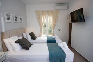 Arourahomes Spetses Town Suites - 9
