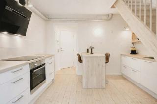 Cozy Oasis perfect for couples & solo travelers - 3