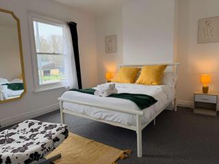 Riverside Cambridge House - Garden Log Burner Waterfront View - 6