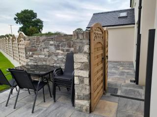 Family Country Cottage with Stunning Mountain View sleeps 12 - 5