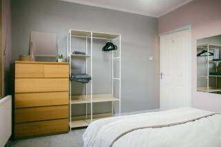 Central Dundee, 1 Bed, Parking, 3 Nights - 5