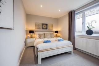 Going Coastal - Terrace with Views Towards the Inner Harbour - 6