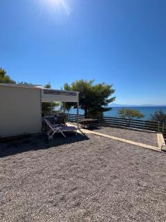 Cozy Seafront Tiny House -private yard and parking - 3