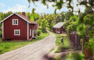 2 Bedroom Awesome Home In Flisby - 2