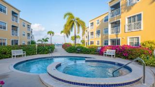 Regal Beach Club #214 - 2BR Ocean View 7 Mile Beach - 9