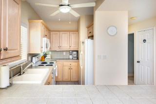 Regal Beach Club #214 - 2BR Ocean View 7 Mile Beach - 2