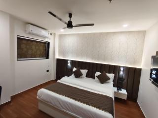 Hotel Aashirwad Near Lucknow Airport - 1
