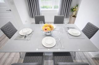 Stylish Modern Home Central Location - 8