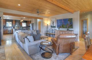 1688 Nusbaum - Main House 3 Bedroom - 1