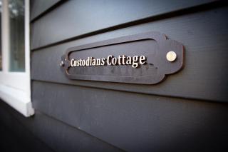 Quiet River Cottage escape with Hot tub near Christchurch City - 6