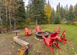 2 minute Drive to Jasper National Park - 4