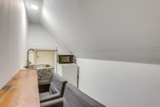 Walk to Potomac River! Studio with Shared Sauna - 9