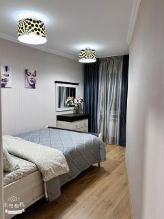 Шевченко 75 золотой квадрат - 9