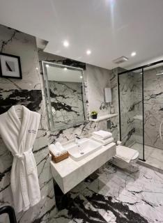 Blue Panoramic Pyramids View Hotel - 3