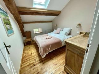 Le Margeride- corps de ferme - 3500m2 de terrain - 6