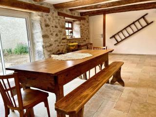 Le Margeride- corps de ferme - 3500m2 de terrain - 4