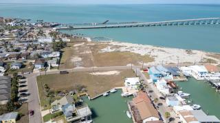 Channelfront - Dock - Fishing - BBQ - Deck - 0