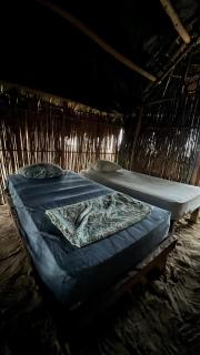 Cabañas Frente al Mar con Baños Compartidos - 1