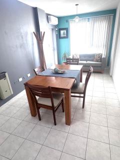 Departamento de dos dormitorios con cochera a metros de Bv Pellegrini - 3